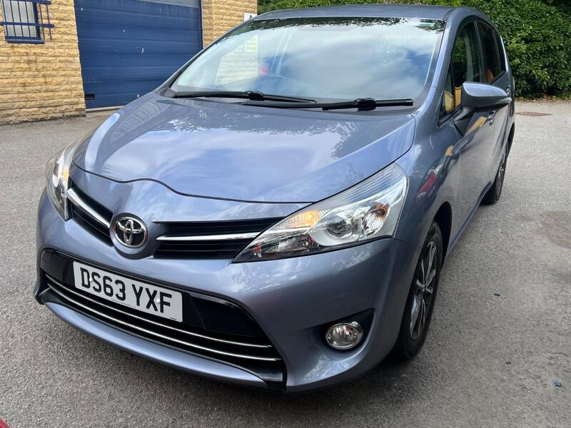 View TOYOTA VERSO 1.6 V-Matic Icon MPV 5dr Petrol 6 Speed Manual (132 ps)