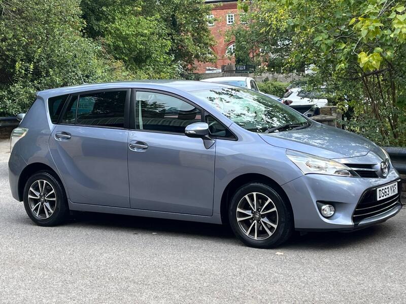 View TOYOTA VERSO 1.6 V-Matic Icon MPV 5dr Petrol 6 Speed Manual (132 ps)