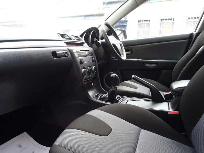 MAZDA MAZDA3