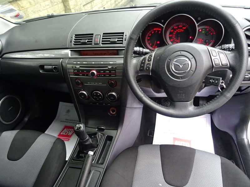 MAZDA MAZDA3