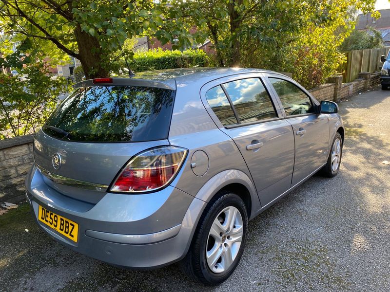 VAUXHALL ASTRA