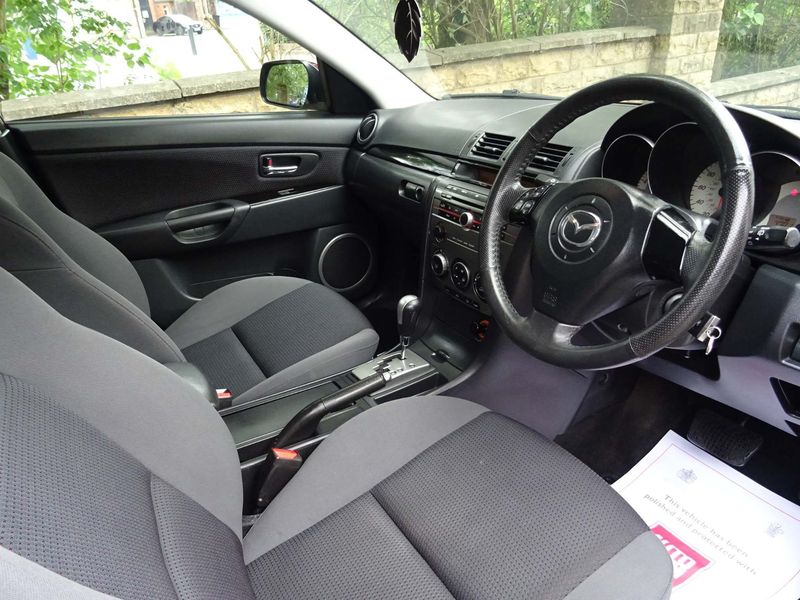 MAZDA MAZDA3