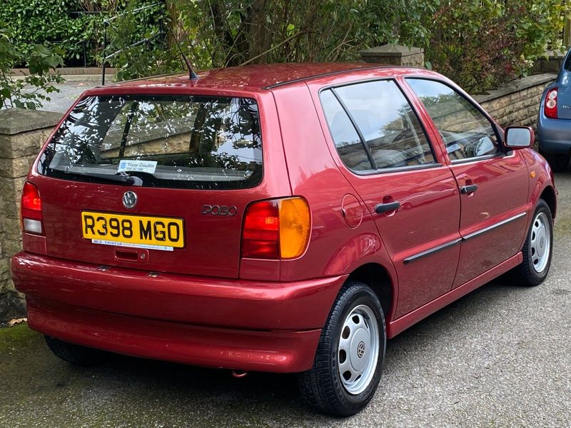 VOLKSWAGEN POLO