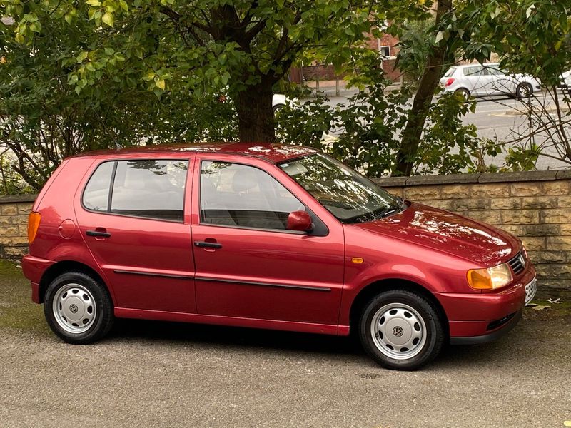 VOLKSWAGEN POLO