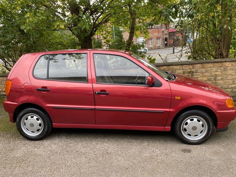 VOLKSWAGEN POLO