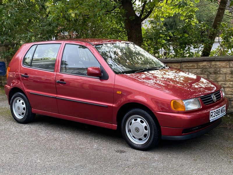 View VOLKSWAGEN POLO 1.0 L 5dr