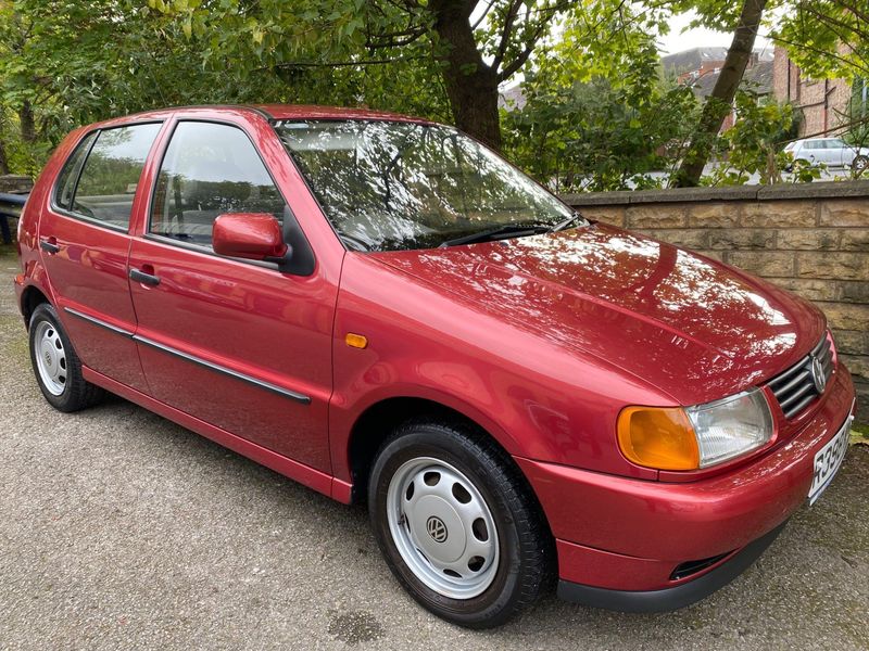 VOLKSWAGEN POLO
