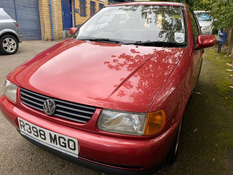 VOLKSWAGEN POLO