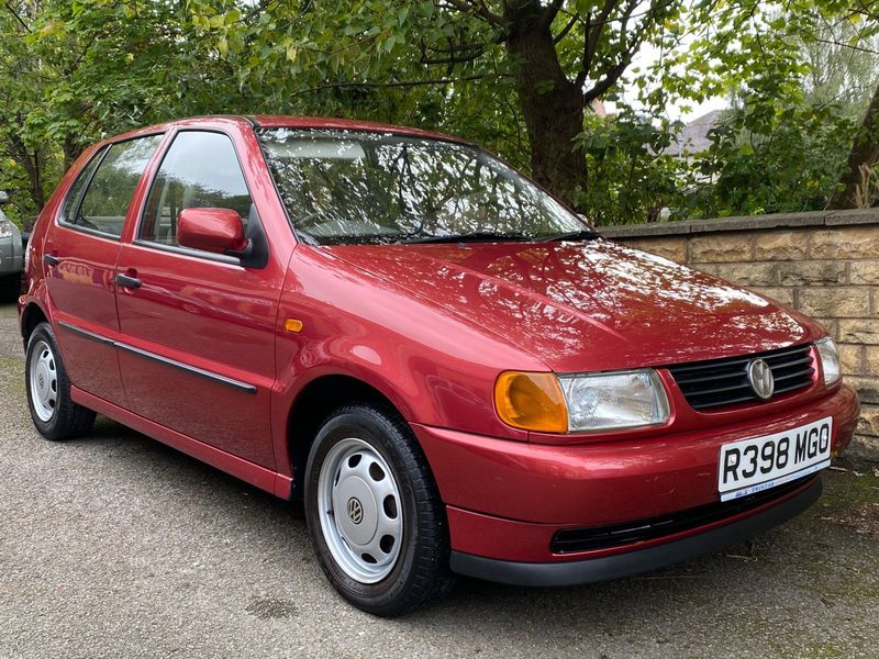 VOLKSWAGEN POLO