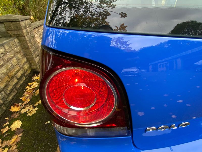 VOLKSWAGEN POLO