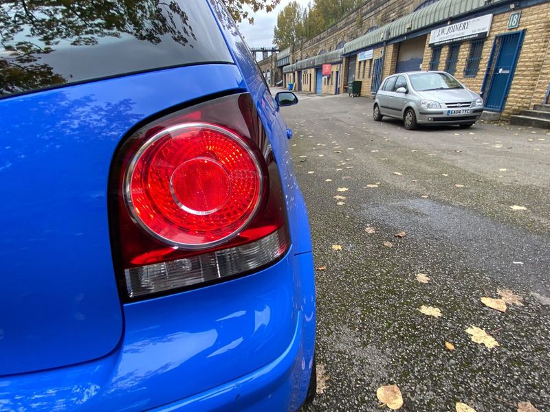 VOLKSWAGEN POLO
