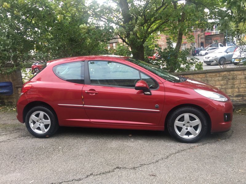 PEUGEOT 207