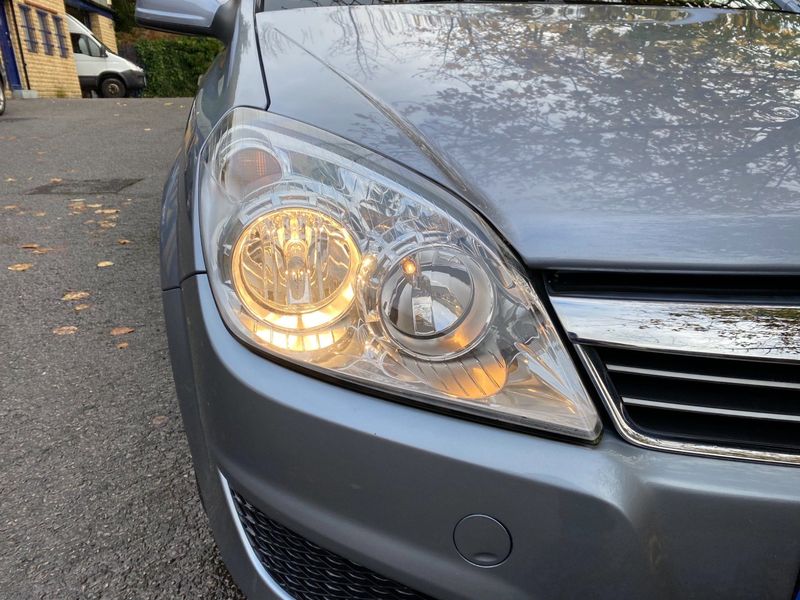 VAUXHALL ASTRA
