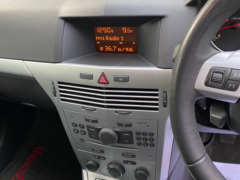 VAUXHALL ASTRA