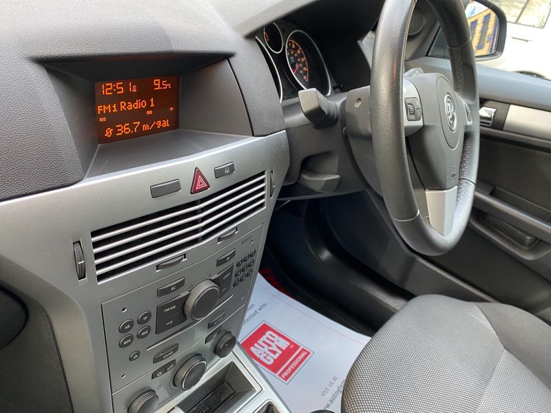 VAUXHALL ASTRA