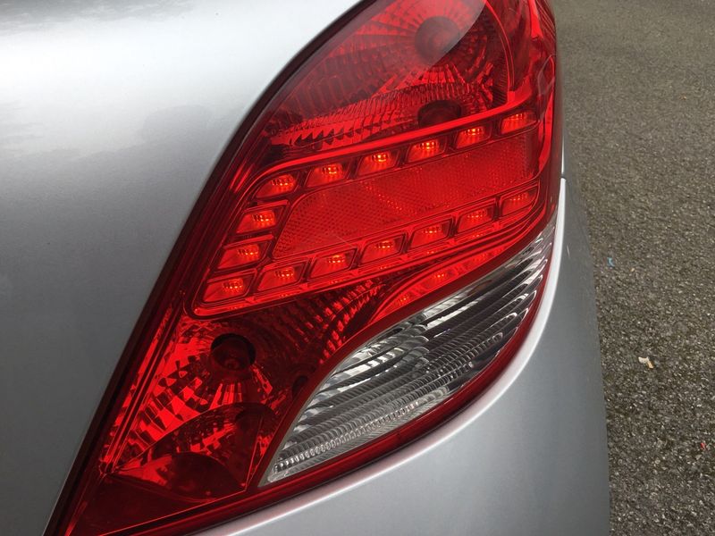 PEUGEOT 207