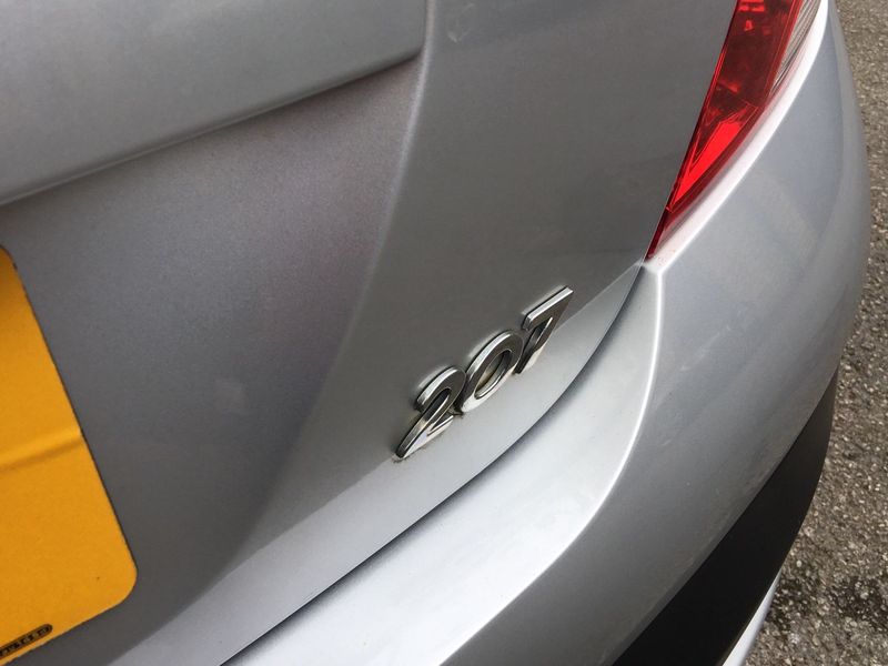 PEUGEOT 207