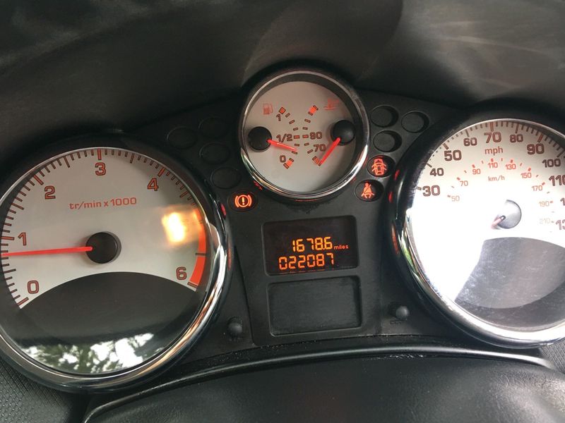 PEUGEOT 207