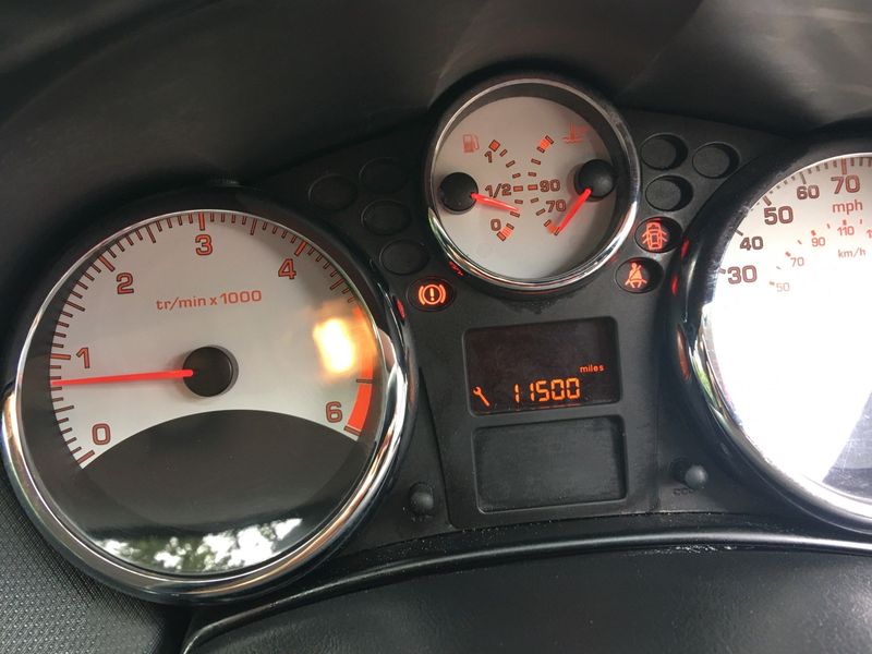 PEUGEOT 207
