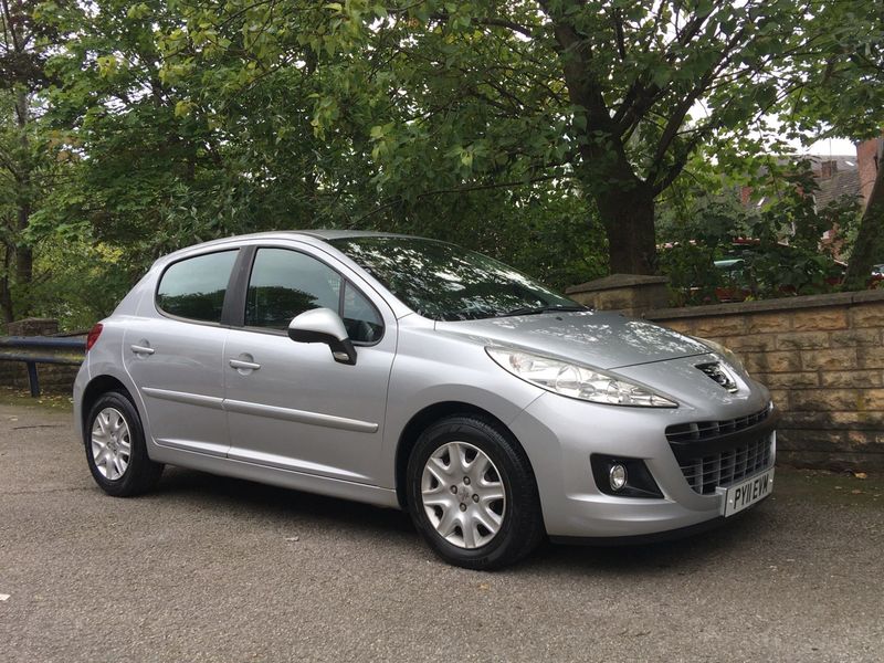 PEUGEOT 207