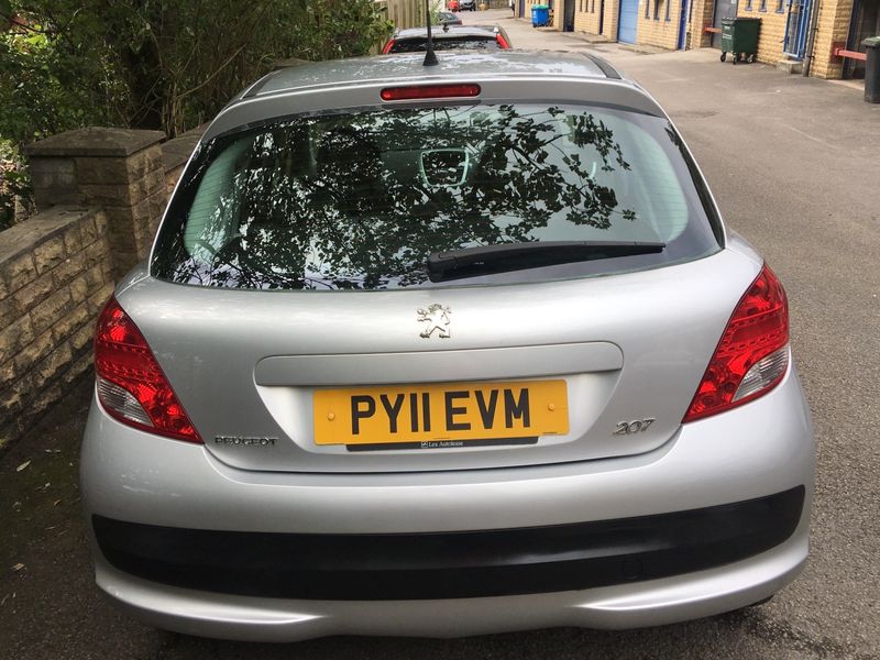 PEUGEOT 207