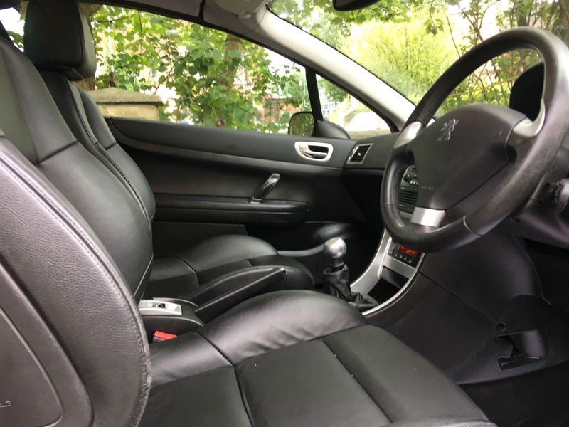 PEUGEOT 307