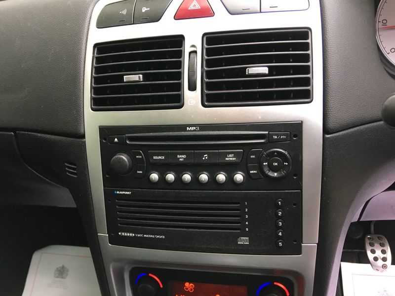PEUGEOT 307