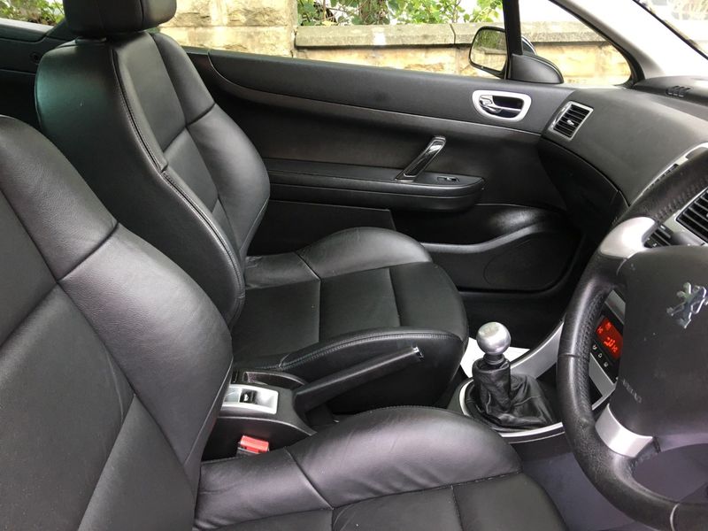PEUGEOT 307