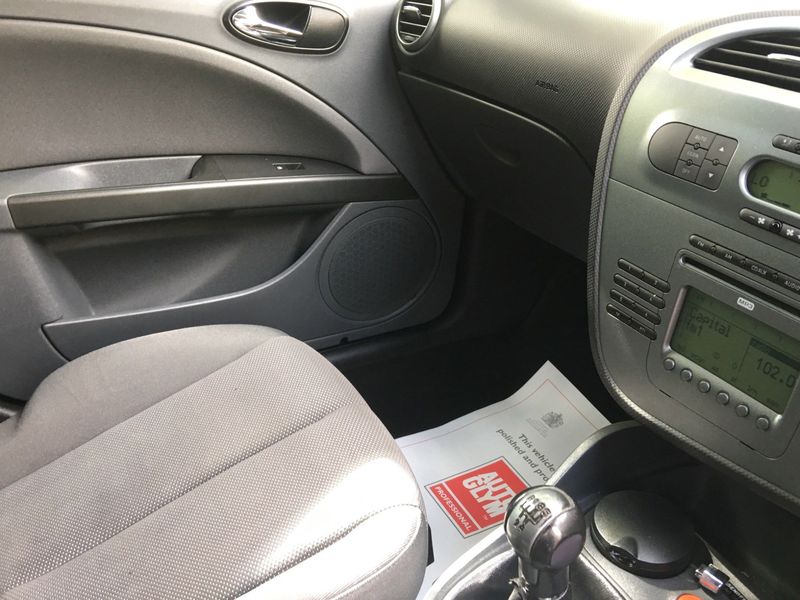 SEAT LEON