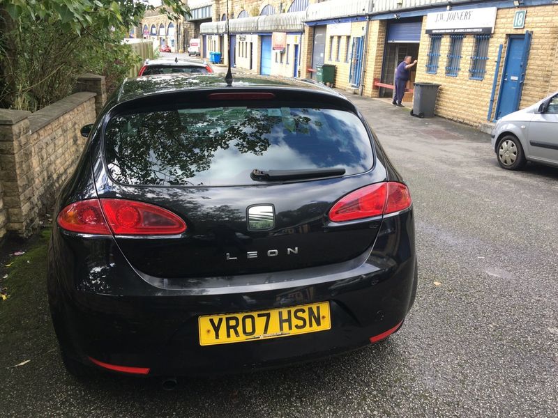 SEAT LEON