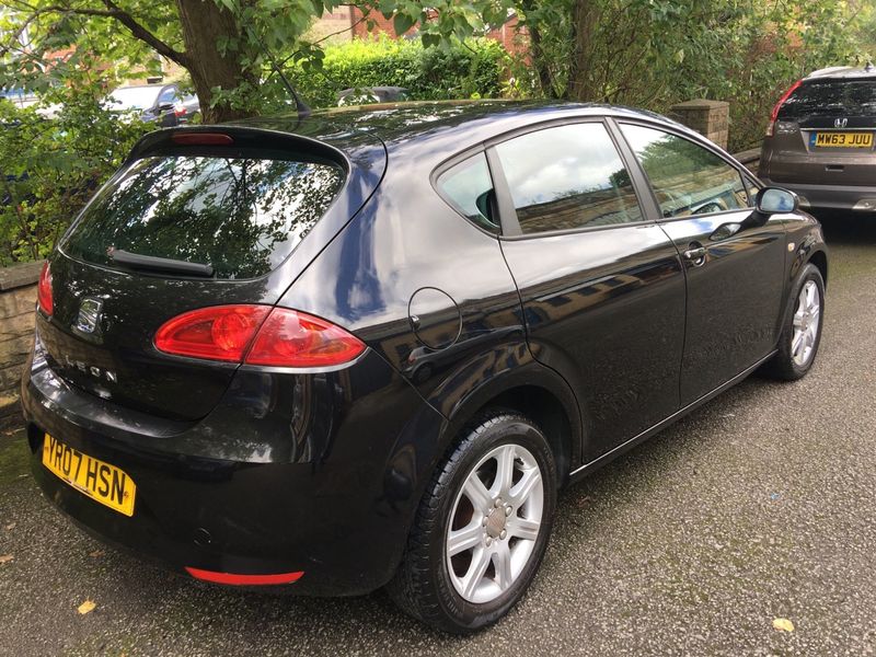 SEAT LEON
