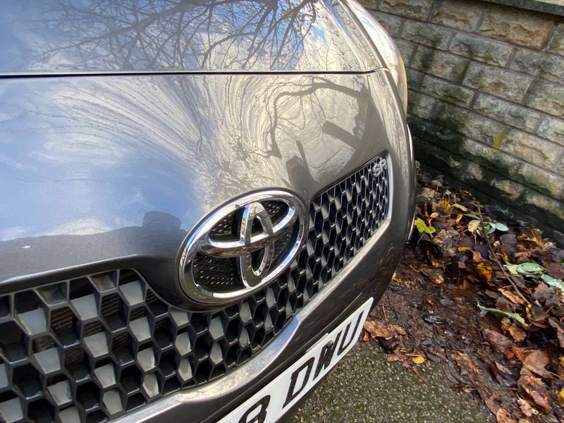 TOYOTA YARIS