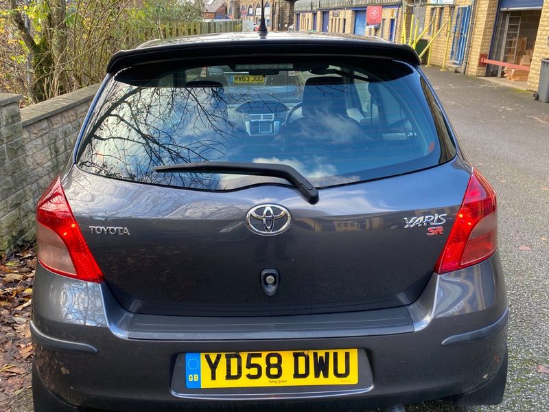 TOYOTA YARIS