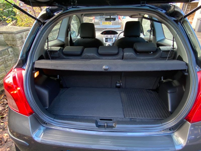 TOYOTA YARIS