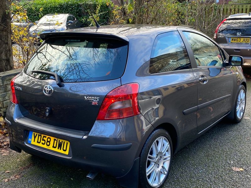 TOYOTA YARIS