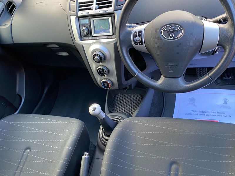 TOYOTA YARIS