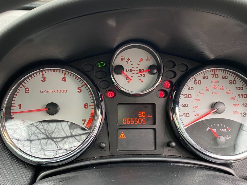 PEUGEOT 207