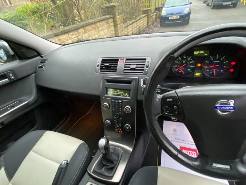 VOLVO V50