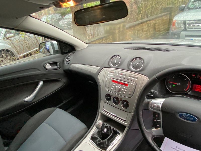 FORD MONDEO