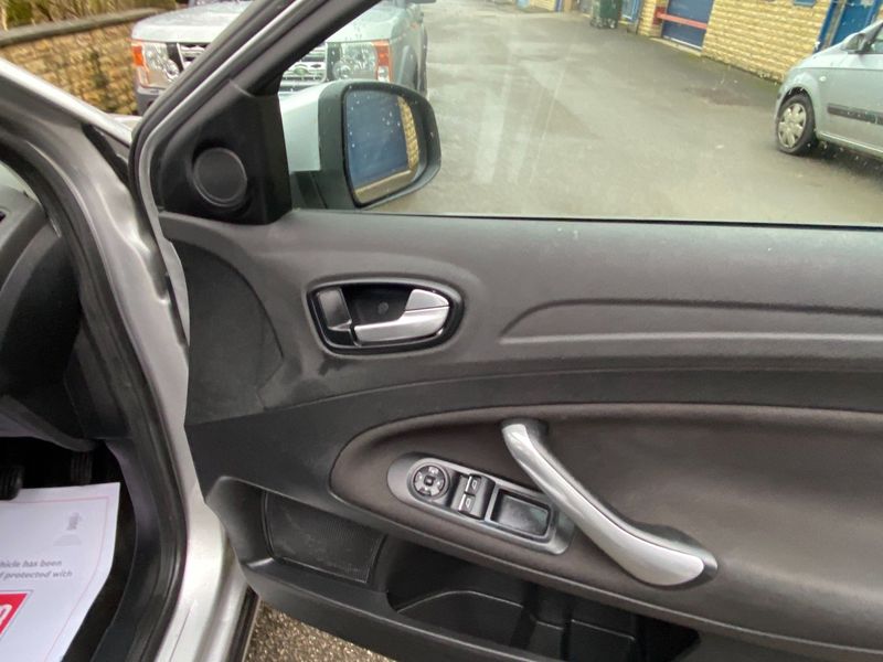 FORD MONDEO