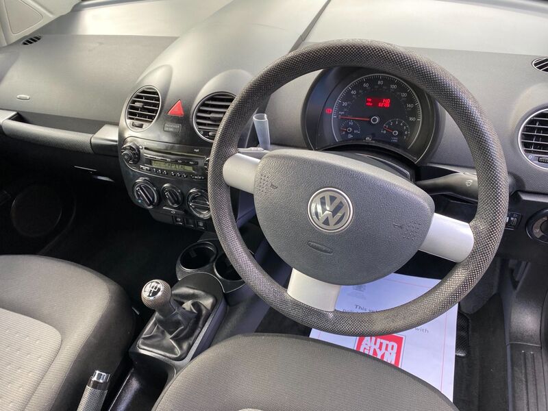 VOLKSWAGEN BEETLE