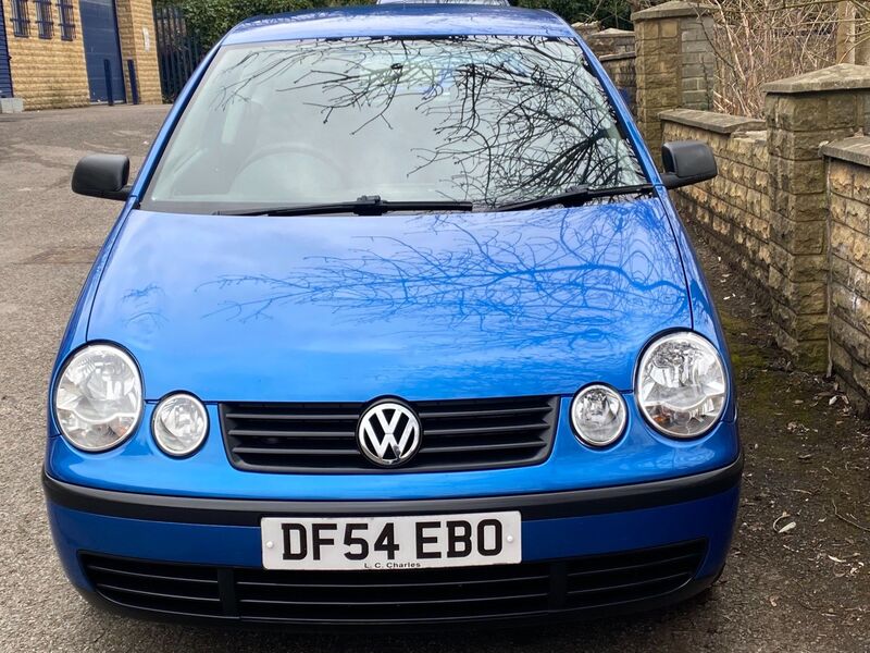 VOLKSWAGEN POLO