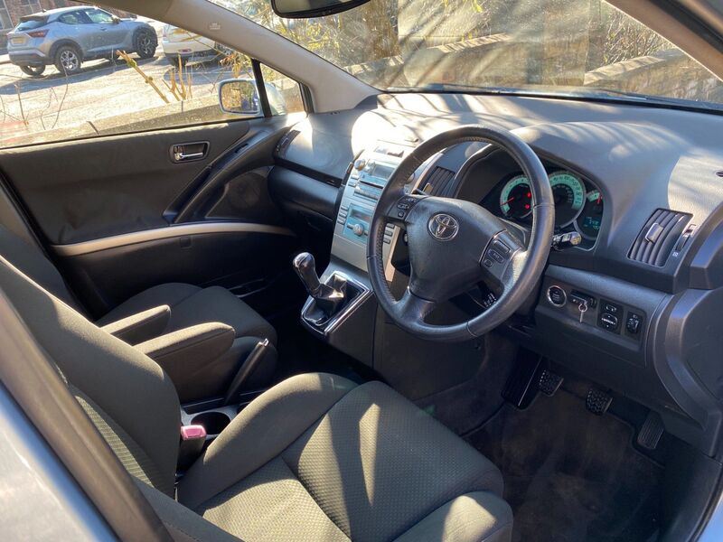 TOYOTA COROLLA VERSO