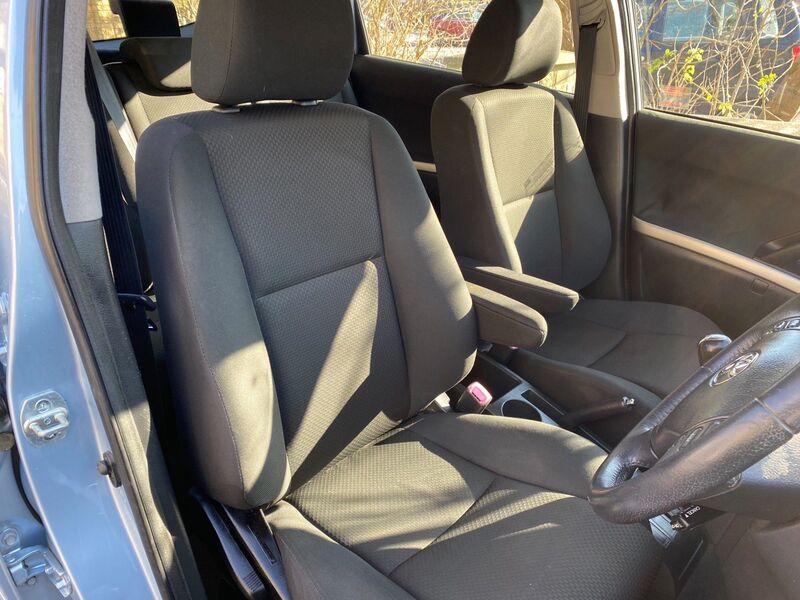 TOYOTA COROLLA VERSO
