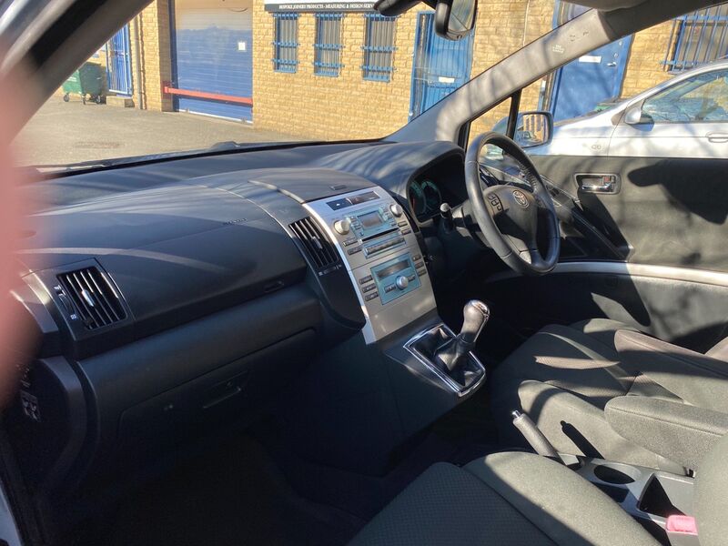 TOYOTA COROLLA VERSO