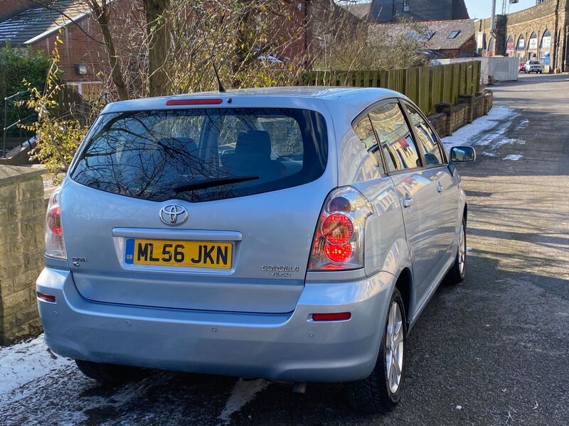 TOYOTA COROLLA VERSO