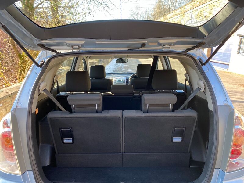 TOYOTA COROLLA VERSO