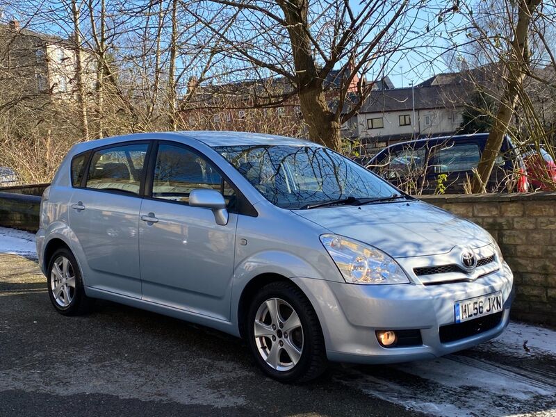 TOYOTA COROLLA VERSO